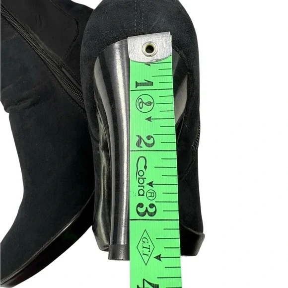 Dana Buchman Women’s Black Cone Heel Knee High Boots | Size 8.5M - Picture 14 of 16